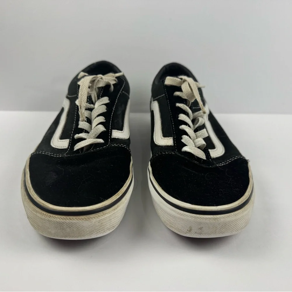 Vans Black and White old Skool skater sneaker in shade and canvas size 9